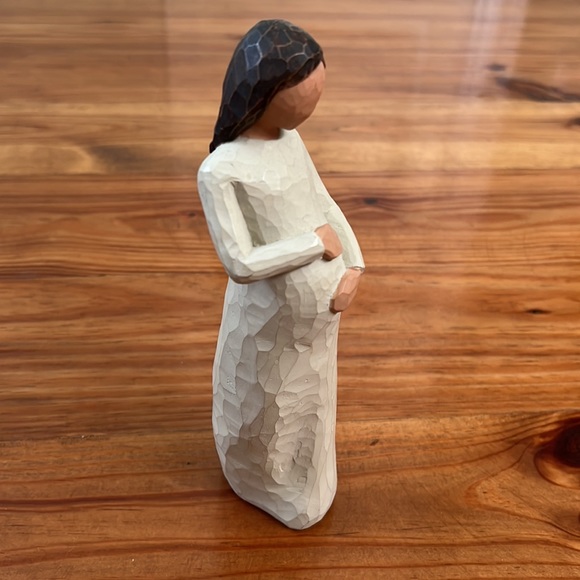 Willow Tree Pregnancy - Picture 2 of 3